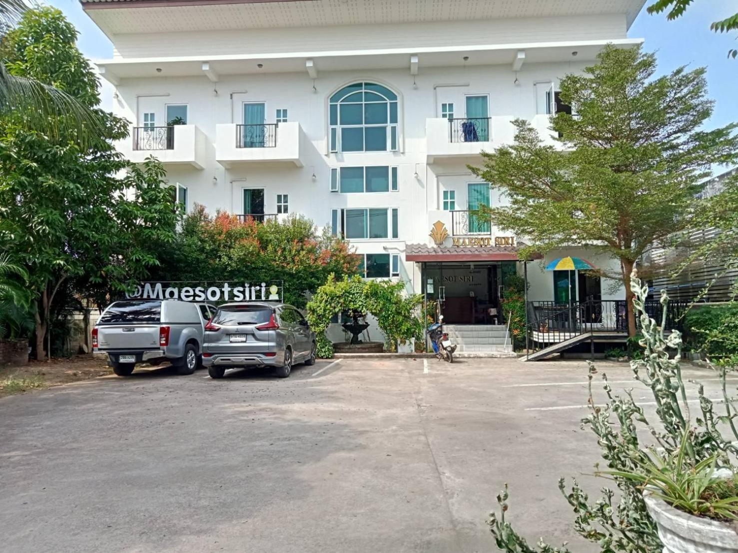 Maesot Siri Hotel Mae Sot Buitenkant foto