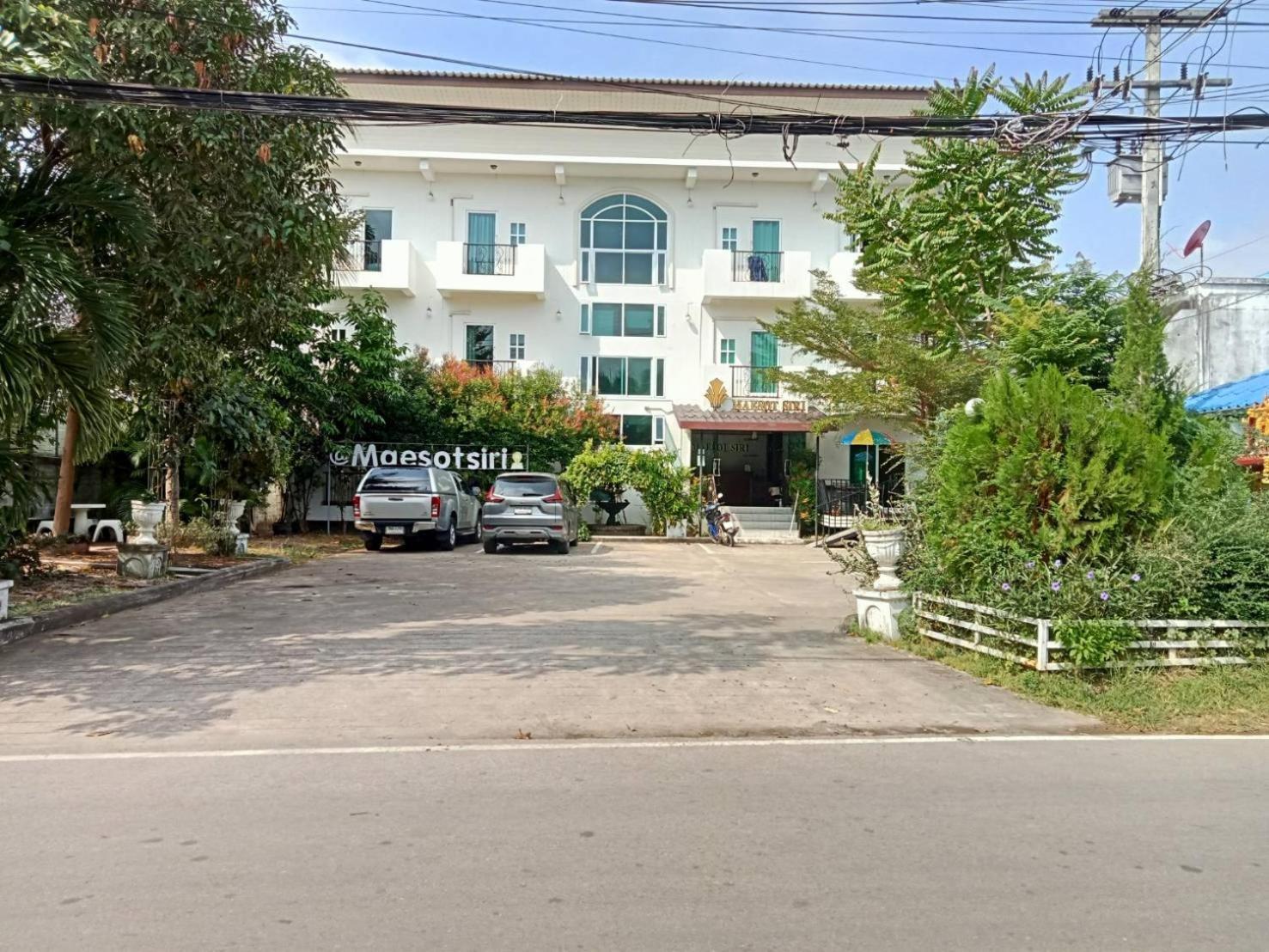 Maesot Siri Hotel Mae Sot Buitenkant foto